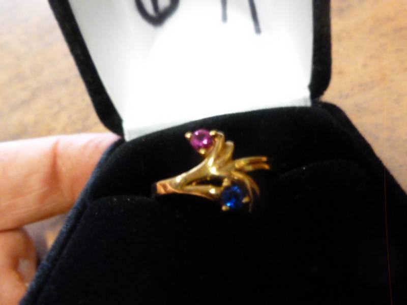 lot 131 image: Ladies Ring