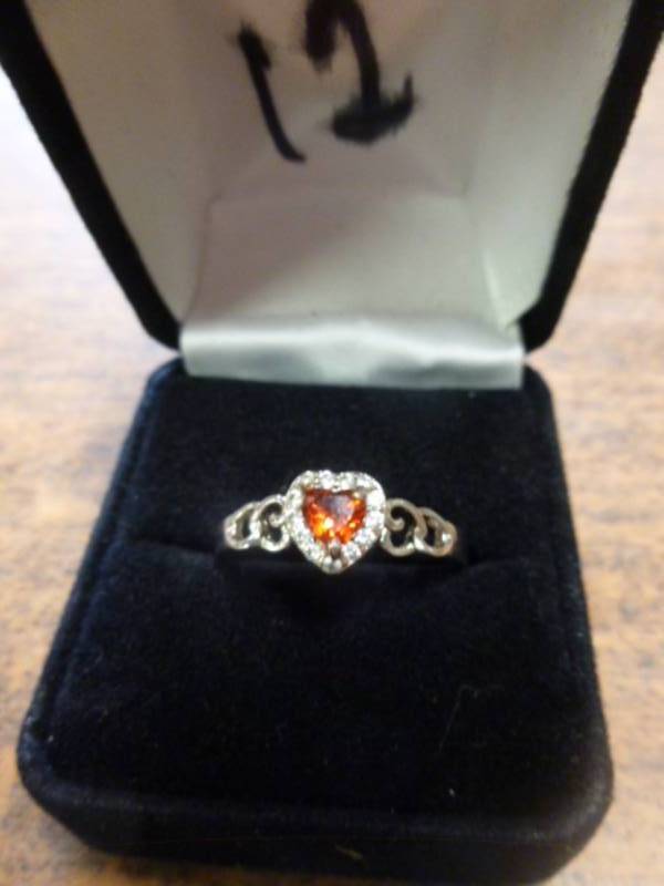 lot 133 image: Ladies Ring