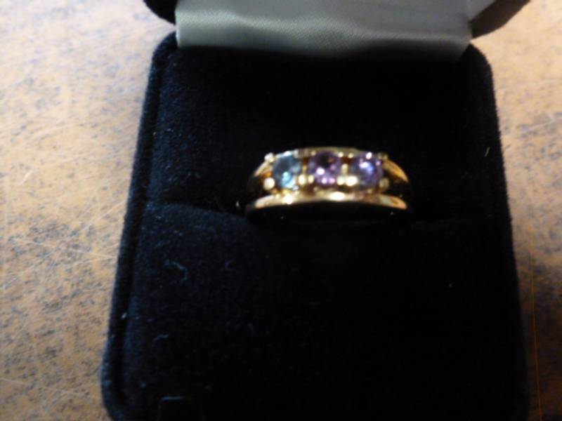 lot 134 image: Ladies Ring
