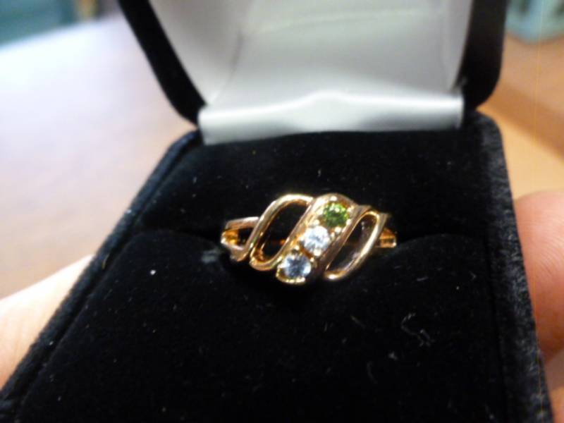 lot 135 image: Ladies Ring