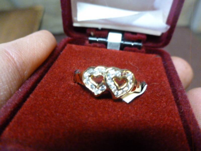 lot 136 image: Ladies Ring