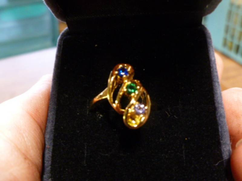 lot 139 image: Ladies Ring