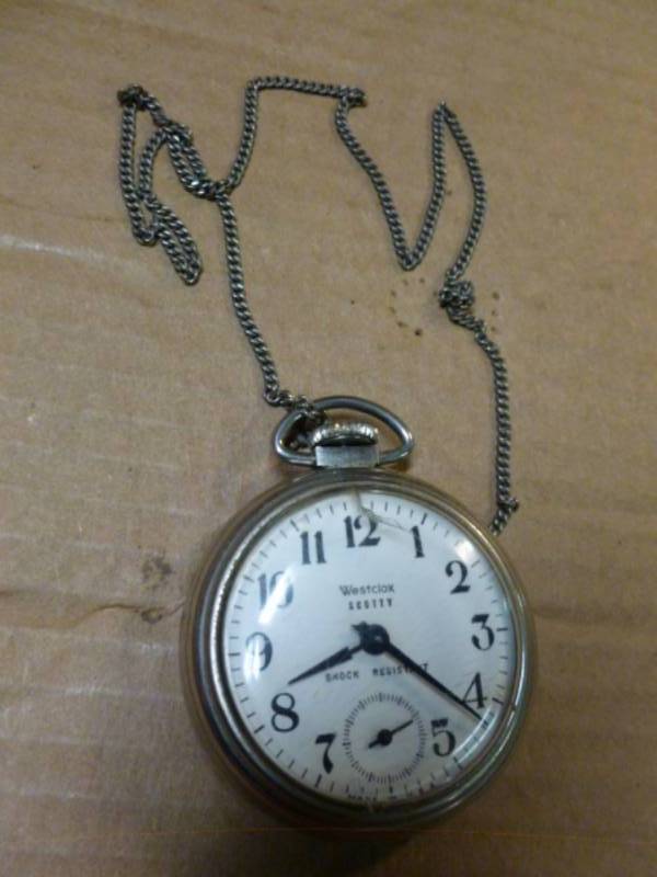 lot 144 image: Vintage Pocket Watch