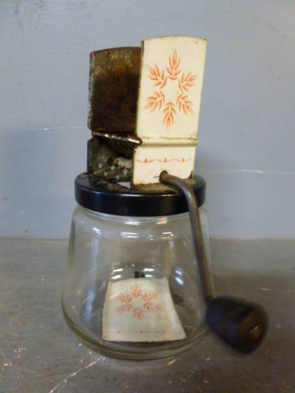 lot 170 image: Vintage Kitchen