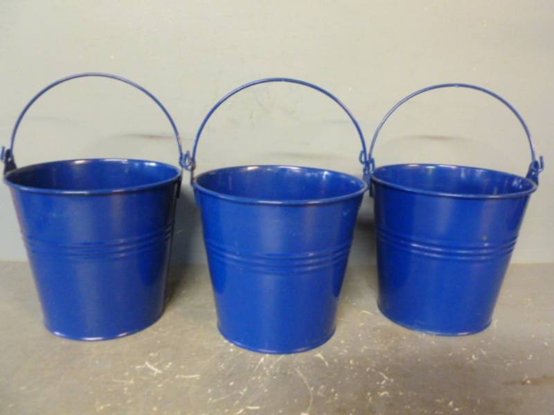lot 175 image: Metal Pails