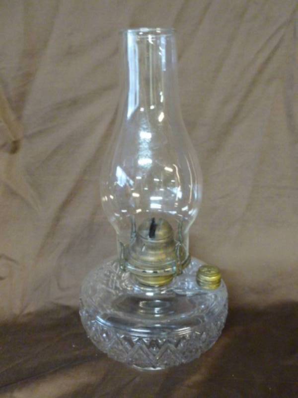 lot 178 image: Antique Oil Lamp