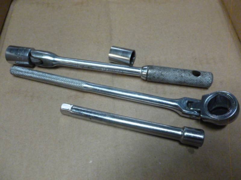 lot 197 image: Sockets