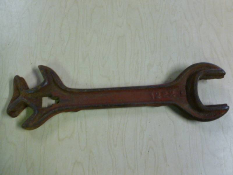 lot 213 image: Vintage Tool