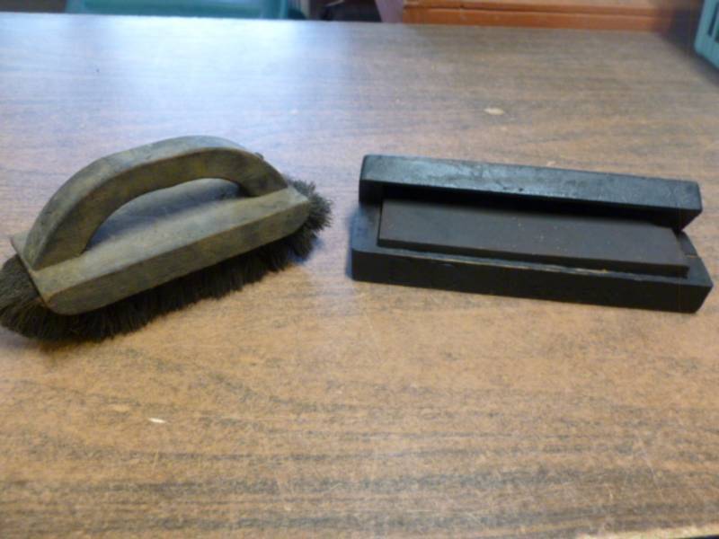 lot 221 image: Vintage Sharpening Stone