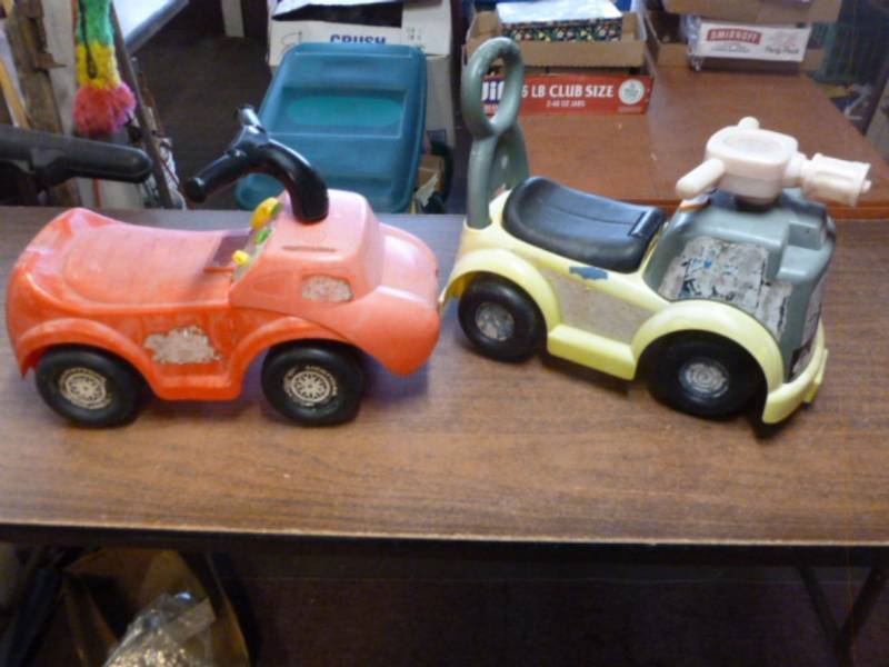 lot 235 image: Ride On Toys