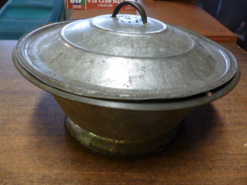 lot 238 image: Antique Dough Pan