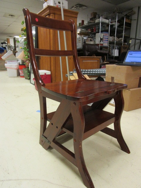CONVERTIBLE CHAIR  STEPSTOOL