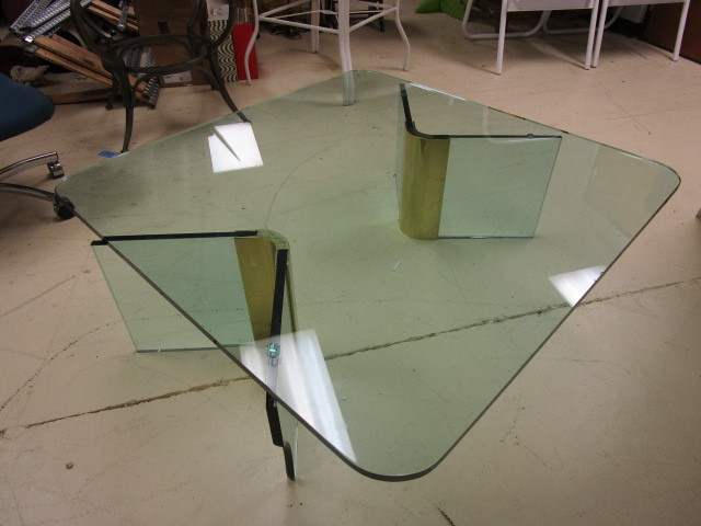 MODERN GLASS TABLE
