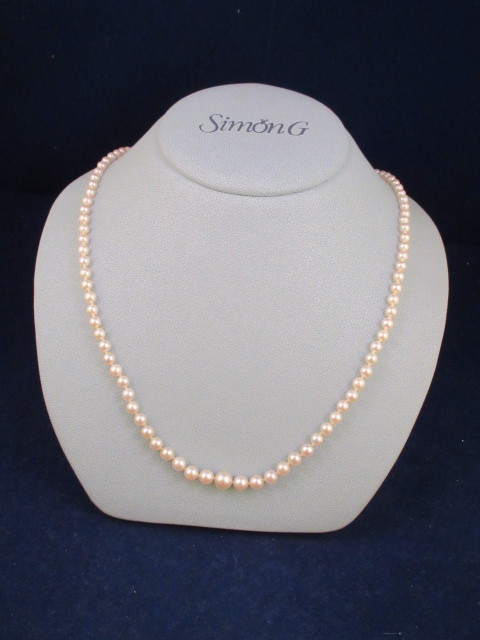 lot 830 image: VINTAGE MIKIMOTO 20 GRADUATED PEARL STRAND