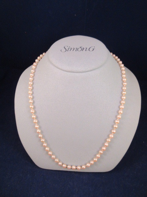lot 831 image: 14K YELLOW GOLD 4MM 20 CULTURED PEARL STRAND