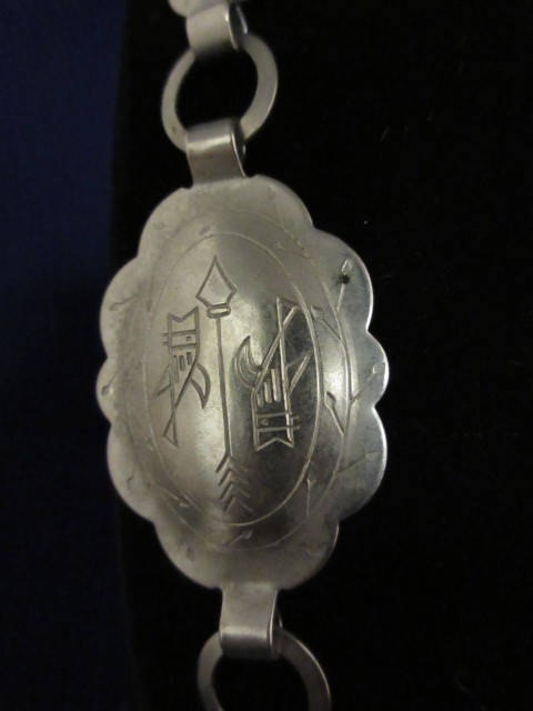 lot 850 image: SOUTHWEST SILVER PLAQUE SEGMENT