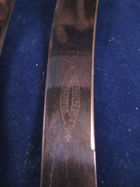 lot 852 image: SILVER PLATED FLATWARE & SPOONS
