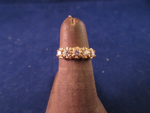 lot 905 image: 14k DIAMONIQUE CZ 5 STONE BAND SZ 4