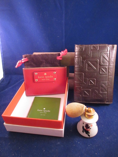 lot 913 image: KATE SPADE CARD CASE, ATOMIZER, WALLET