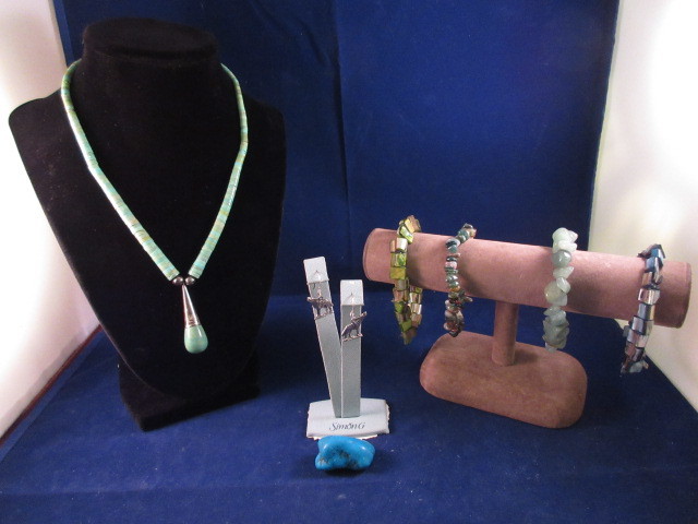lot 842 image: SOUTHWEST JEWELRY COLLECTION