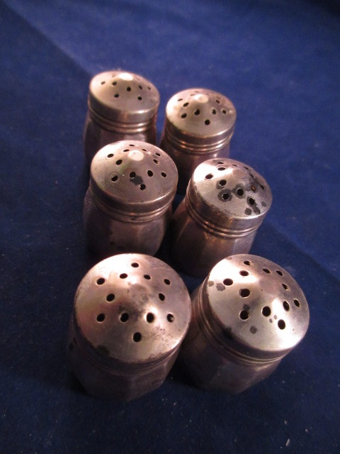 lot 851 image: SIX STERLING PETITE SHAKERS