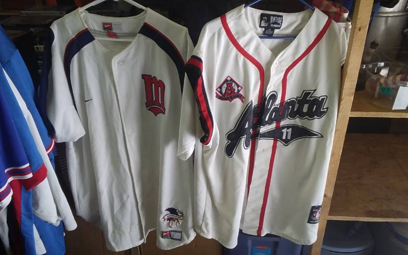 2-Twins Jerseys Size XXL, 2XL