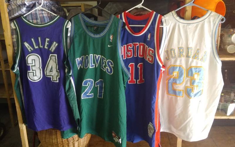 4-Basket Ball Jerseys-Jordan XL, Pistons XXL, Wolves XXXL, Bucks XL