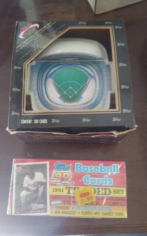 1991 Topps Stadium Set With 200 Unopened Cards & Box, 1991 Tops Cards 172 Unopened Packages