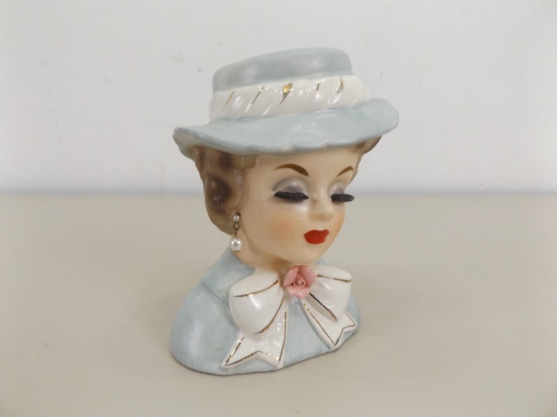 lot 16 image: MINT Vintage Porcelain Lady Head Vase