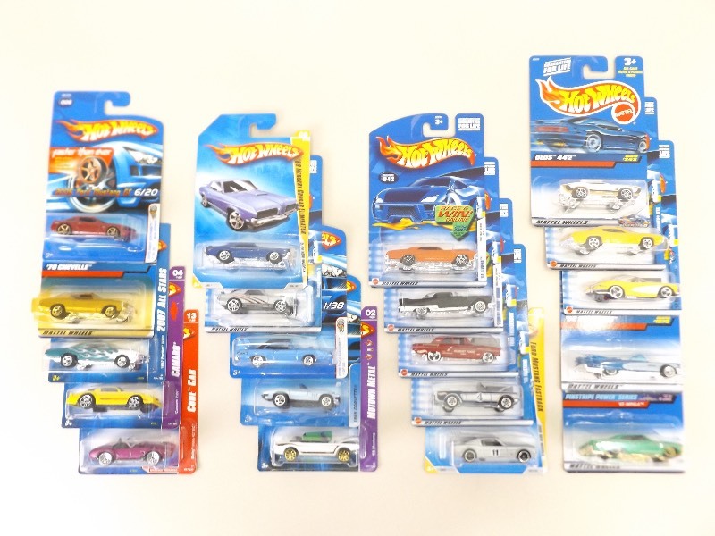lot 23 image: 20 NEW Hot Wheels American Muscle Cars