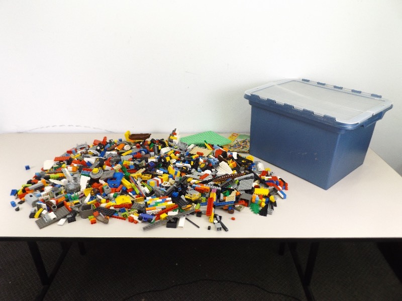 lot 37 image: Large Lot of Vintage Legos in Covered Bin