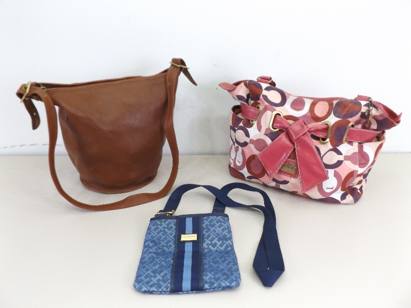 lot 38 image: Lot of 3 Designer COACH etc. Purses