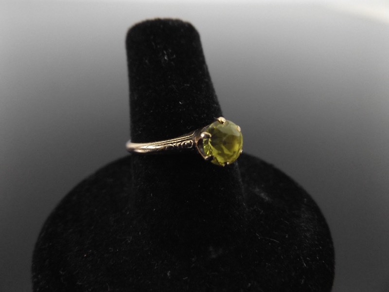 lot 51 image: Vintage 10k Yellow Gold Faceted Peridot Ring Size 6.25