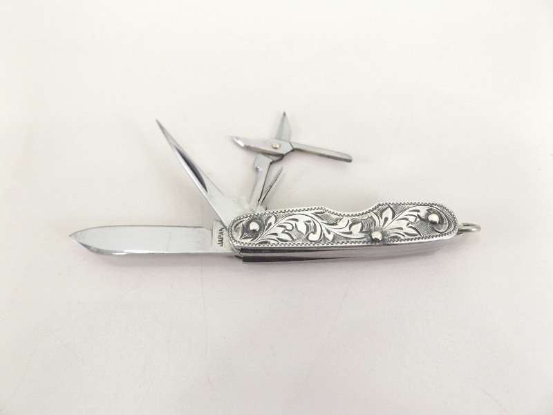 lot 66 image: Vintage Sterling Silver Mini Pocket Knife