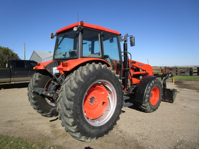 lot 1 image: 2010 Kubota M135X Tractor wLA2253 Loader & MDS BucketGrapple