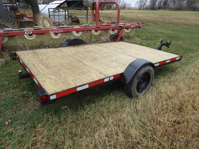 lot 18 image: 1998 7x11 Heavy Duty Utility Trailer