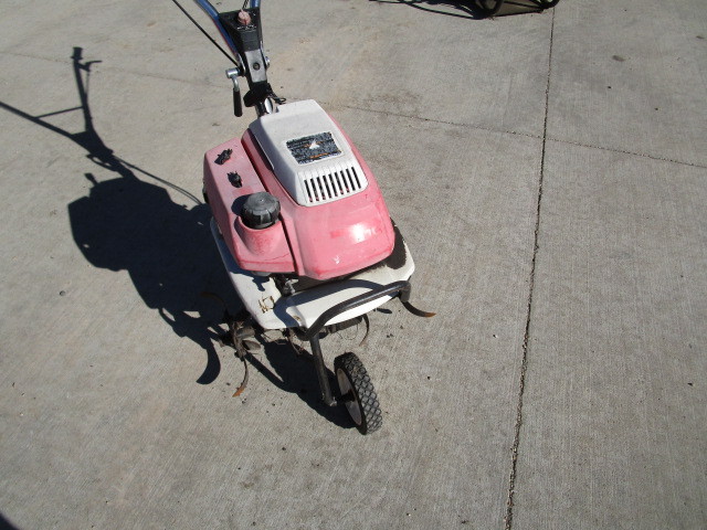 lot 32 image: Walk Behind Tiller