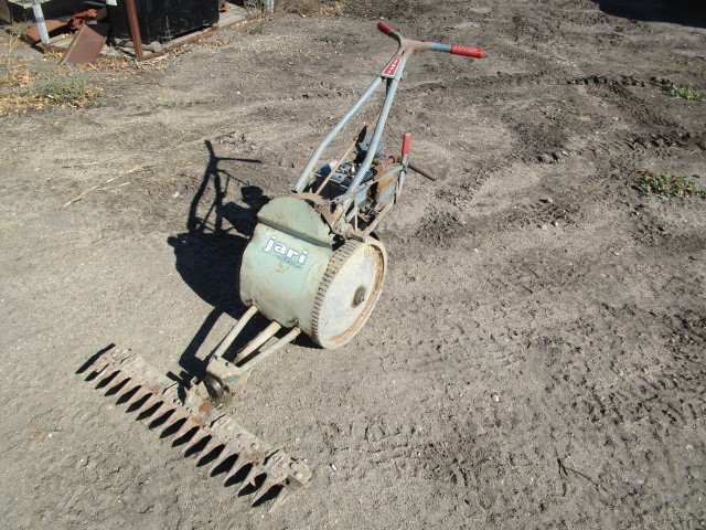 lot 33 image: Brush Sickle Mower
