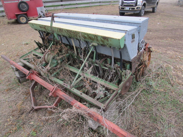 lot 34 image: Pony Drill wGrass Seeder