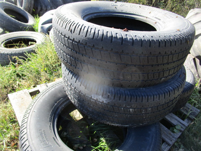 lot 40 image: Misc Tires (see pics)