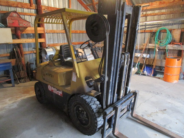 lot 16 image: Hyster 50 #5,000 Forklift
