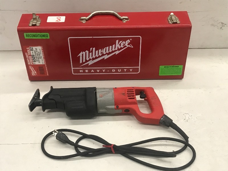 lot 8 image: Milwaukee Corded Sawzall Set