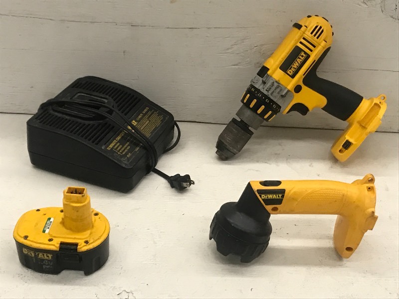 lot 20 image: DeWalt Cordless Tool Set