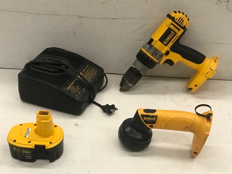 lot 21 image: DeWalt Cordless Tool Set