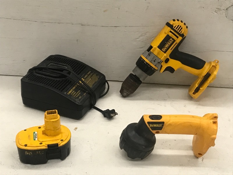 lot 24 image: DeWalt Cordless Tool Set