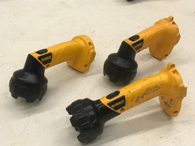 lot 32 image: (3) DeWalt Work Lights