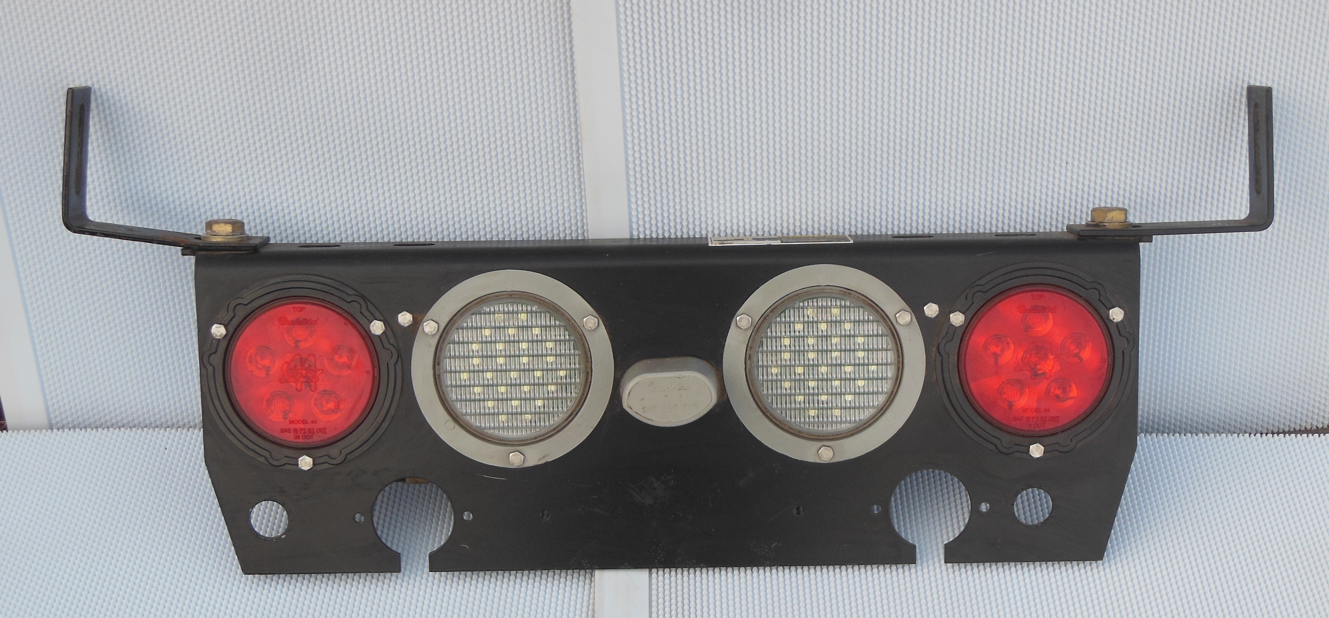 lot 7 image: Truck-lite LED Tail Light Take offs - LIKE THIS LOT There are hundreds of lights in this auction 