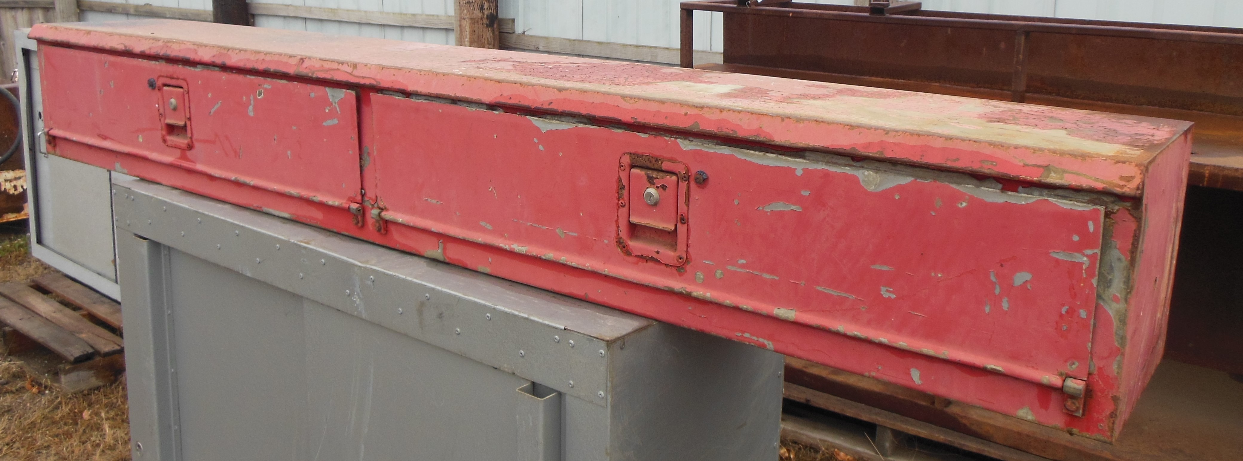lot 13 image: 7 12 ft. Long Truck Tool Box - Red (No Key)