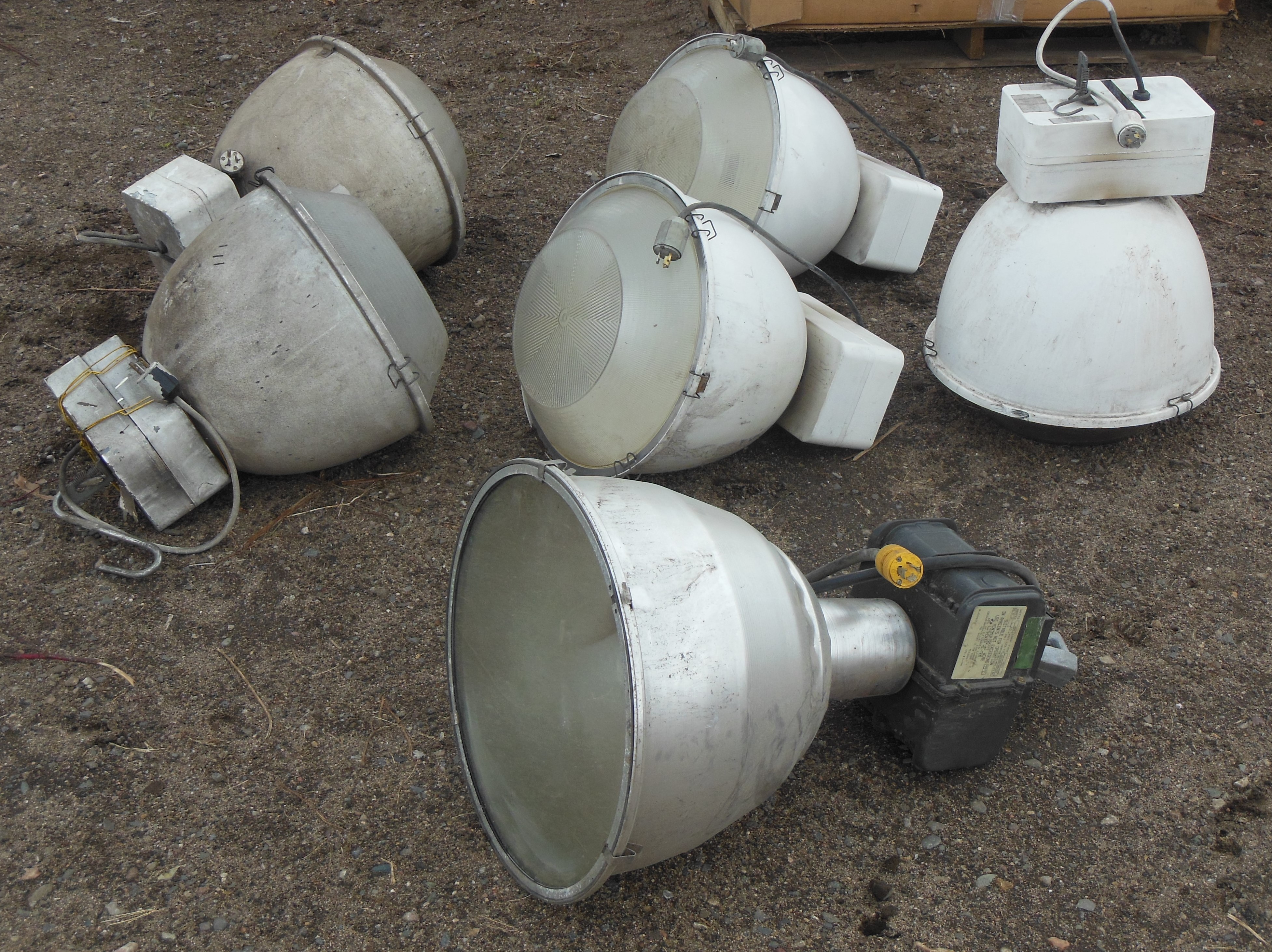 lot 22 image: Six Hanging Lights Including Lithonia Lighting Hi-Tek