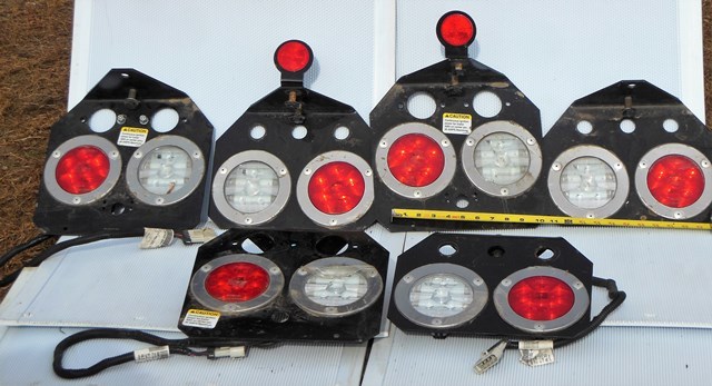 lot 41 image: Jackpot Freightliner and Truck-lite Super 44 LED Tail Light Take offs Lot